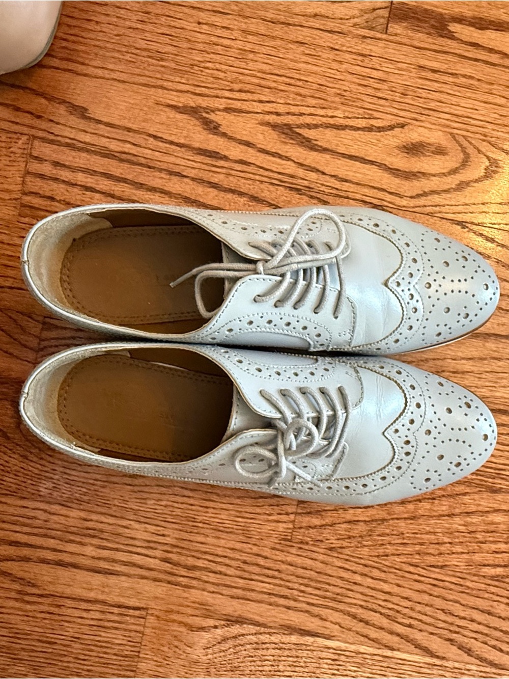Women’s Tuxedo Platform Oxford Sneakers in Light Gray